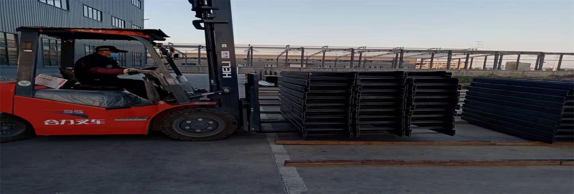 伊特纳专注桥架生产和加工热镀锌产品